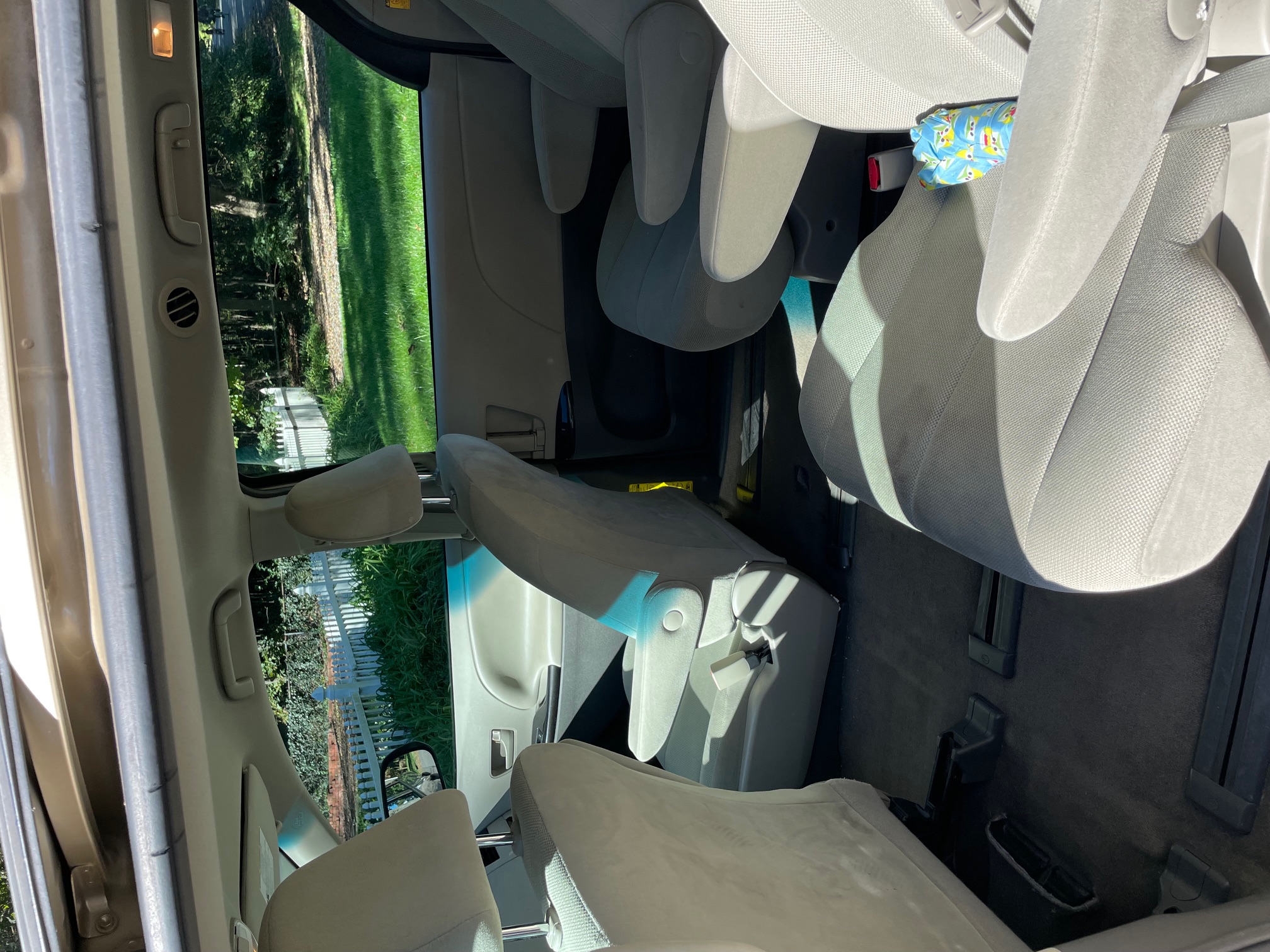 Used 2012 Toyota Sienna FWD image 10