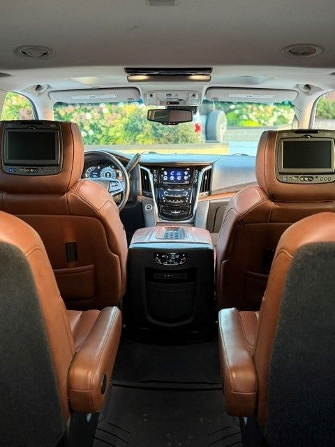 Used 2016 Cadillac Escalade Premium AWD/4WD image 30