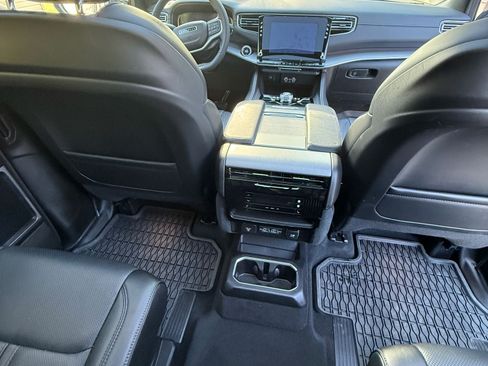 Used 2024 Jeep Wagoneer Series II w/ Convenience Group I image 22
