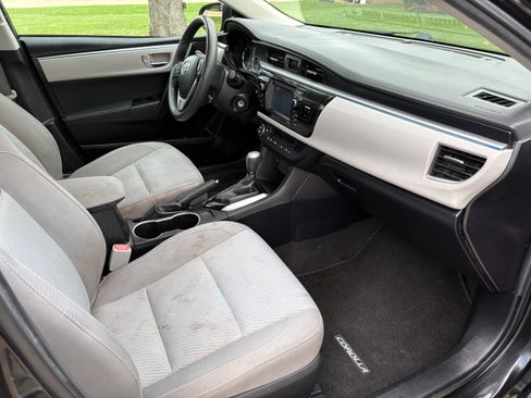 Used 2016 Toyota Corolla LE image 9