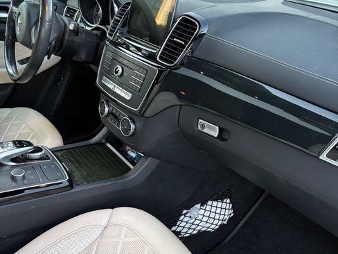 Used 2019 Mercedes-Benz GLE 400 400 4MATIC Sport Utility 4D image 12