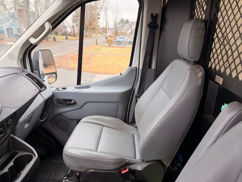 Used 2015 Ford Transit 250 148 Medium Roof image 4