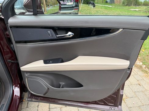 Used 2022 Lincoln Nautilus Reserve image 14