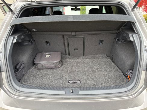 Used 2016 Volkswagen Golf 4-Door image 5