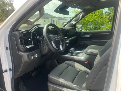 Used 2025 GMC Sierra 1500 SLT w/ SLT Premium Plus Package AWD/4WD image 8