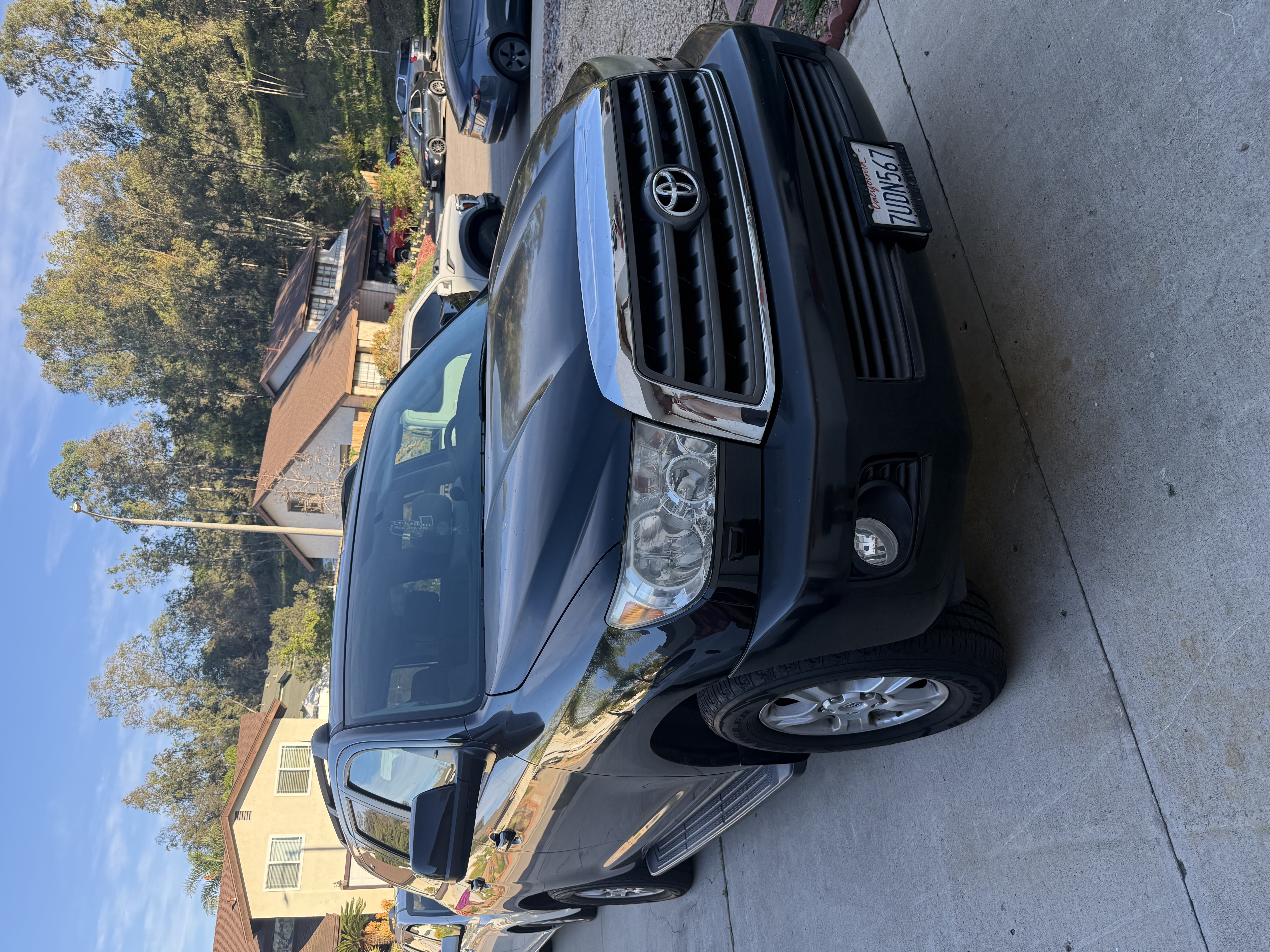 Used 2016 Toyota Sequoia SR5 RWD image 1