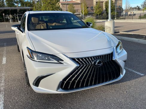 Used 2023 Lexus ES 300h w/ Premium Package image 16
