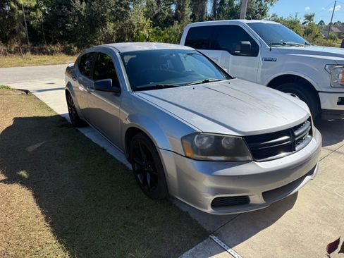 Used 2014 Dodge Avenger SE w/ Blacktop Package image 2