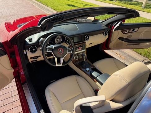 Used 2014 Mercedes-Benz SLK 250 image 14