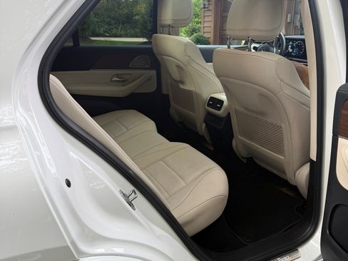 Used 2023 Mercedes-Benz GLE 350 4MATIC image 6