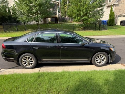 Used 2017 Volkswagen Passat 1.8T S FWD image 4