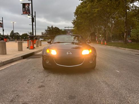 Used 2012 MAZDA MX-5 Miata Touring w/ Suspension Pkg image 11
