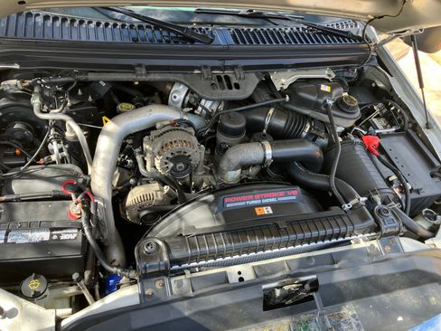 Used 2005 Ford F350 Lariat image 11