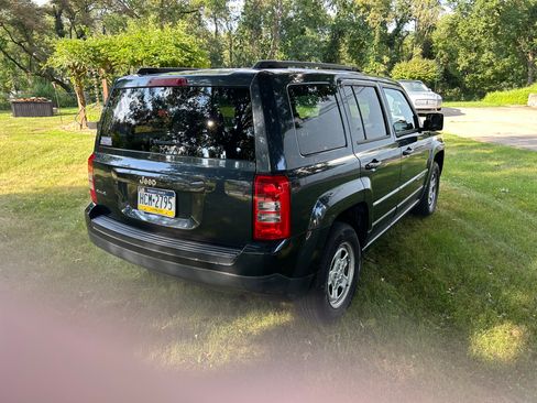 Used 2014 Jeep Patriot Sport w/ Power Value Group AWD/4WD image 8