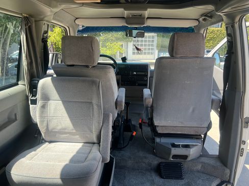 Used 1993 Volkswagen Eurovan MV FWD image 9