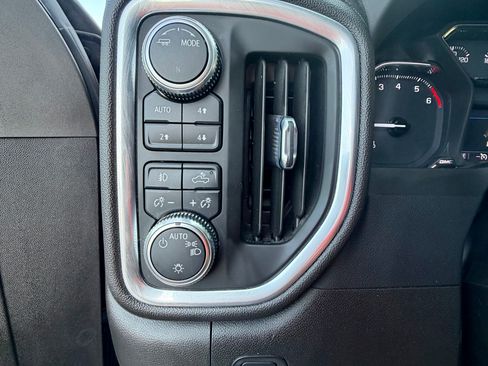 Used 2022 GMC Sierra 3500 SLE w/ SLE Convenience Package AWD/4WD image 23