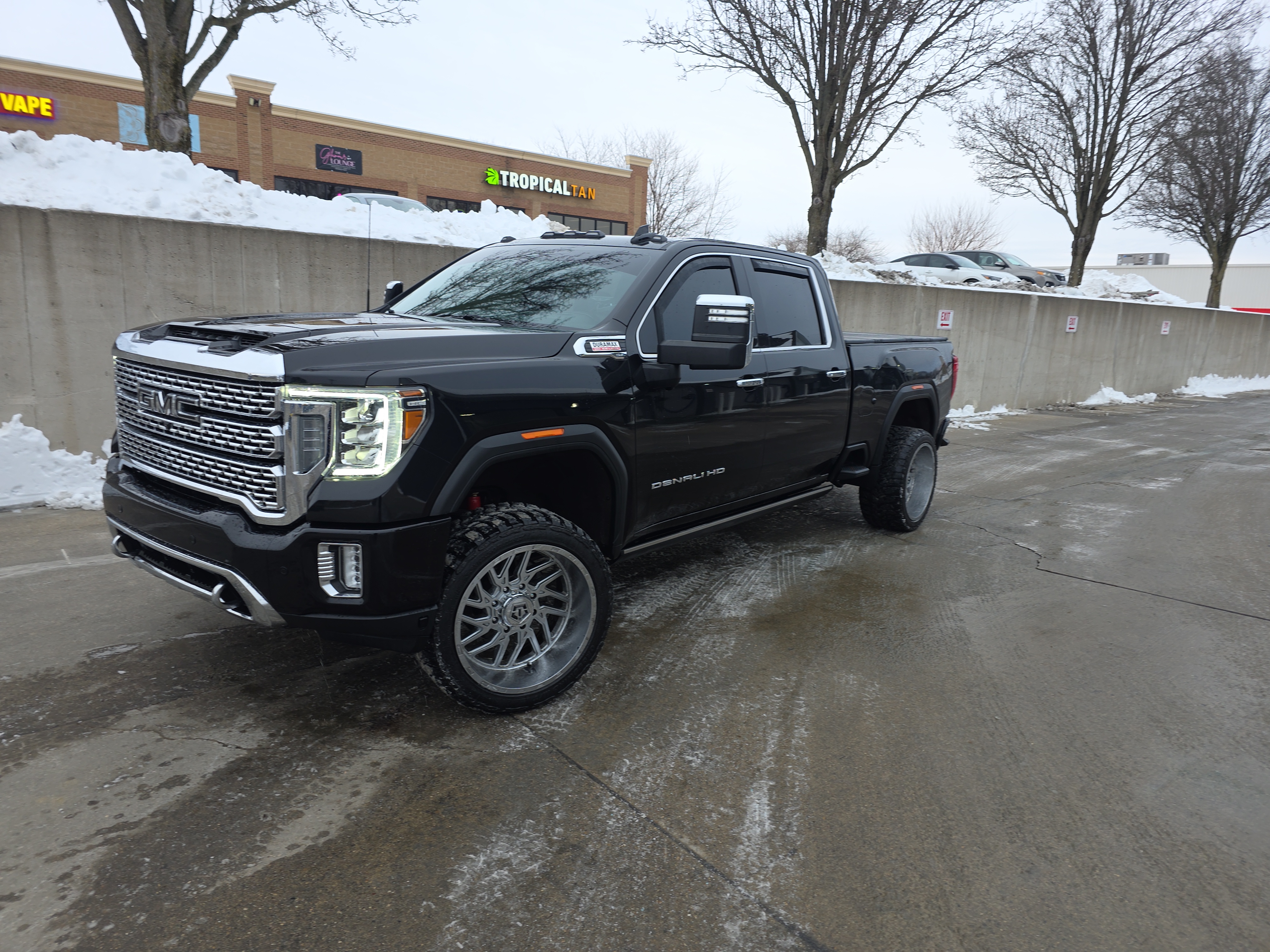 Used 2021 GMC Sierra 2500 Denali w/ Denali Black Diamond Edition AWD/4WD image 15