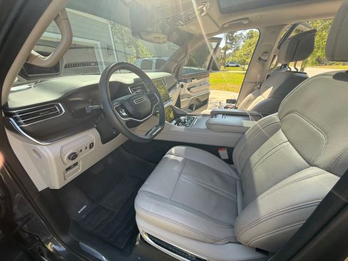Used 2024 Jeep Grand Wagoneer L 4WD image 6
