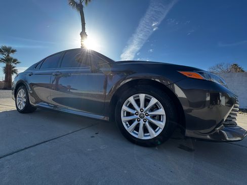 Used 2019 Toyota Camry LE image 1