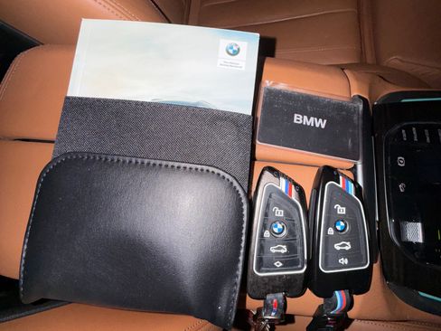 Used 2020 BMW X7 M50i image 15