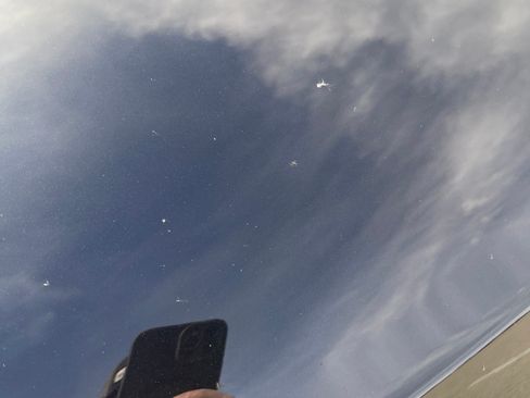 Used 2023 Volkswagen Tiguan SE R-Line image 8