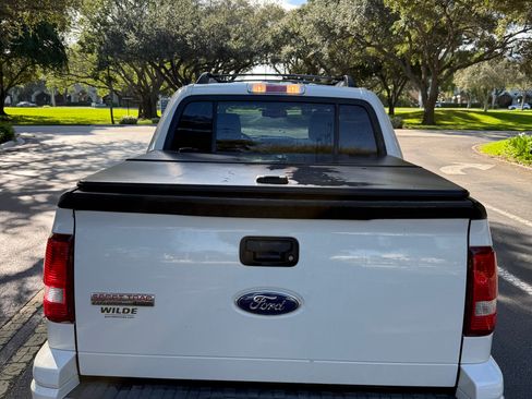 Used 2010 Ford Explorer Sport Trac Limited image 6