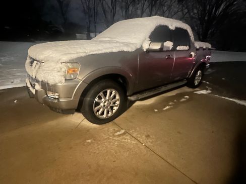 Used 2008 Ford Explorer Sport Trac Limited image 9