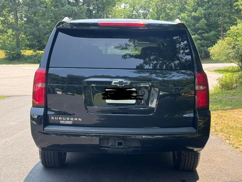 Used 2019 Chevrolet Suburban LT AWD/4WD image 5