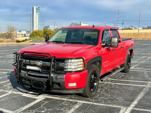 Used 2011 Chevrolet Silverado 1500 LT w/ All-Star Edition image 2