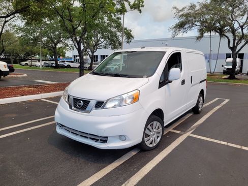 Used 2015 Nissan NV200 SV w/ Technology Package FWD image 1