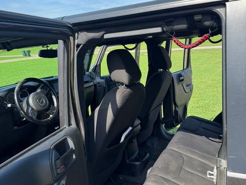Used 2016 Jeep Wrangler Unlimited Sport w/ Quick Order Package 24S AWD/4WD image 12