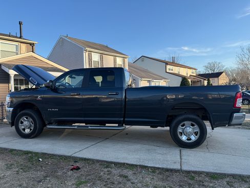 Used 2019 RAM 2500 Big Horn w/ Cold Weather Group image 1