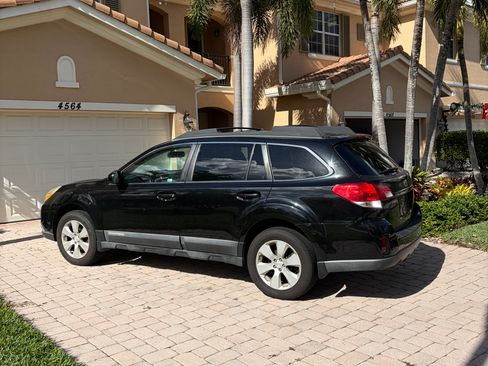 Used 2010 Subaru Outback 2.5i Premium image 27