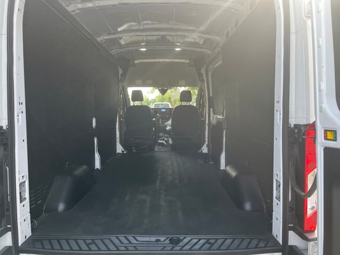 Used 2023 Ford Transit 250 Medium Roof AWD w/ Load Area Protection Package image 5