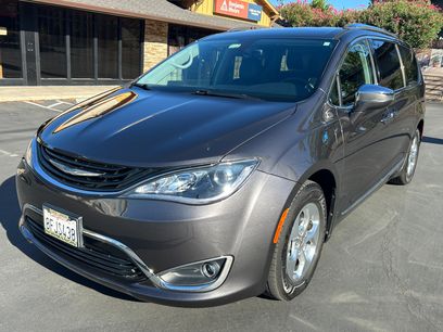 Used 2018 Chrysler Pacifica Limited