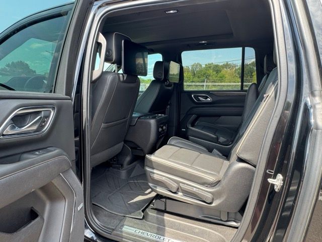 Used 2021 Chevrolet Suburban Premier RWD image 4