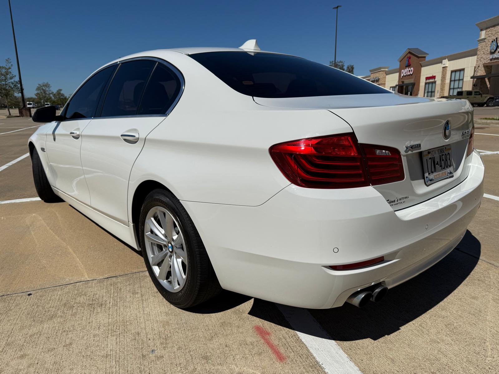 Used 2016 BMW 528i xDrive Sedan AWD/4WD image 4