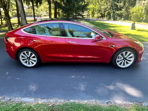 Used 2020 Tesla Model 3 Long Range AWD/4WD image 5