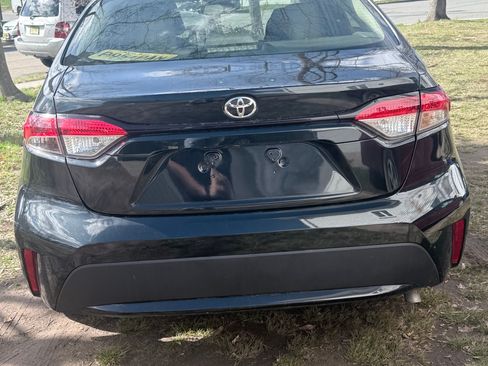 Used 2022 Toyota Corolla LE image 11