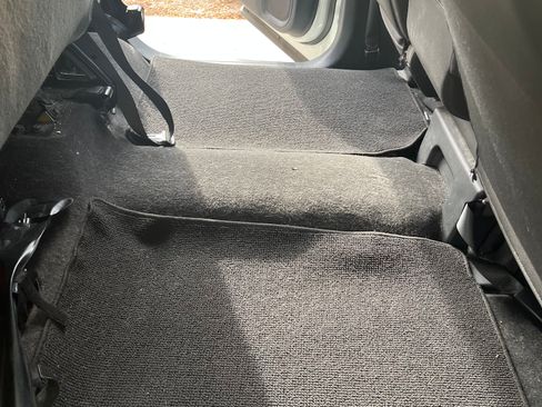 Used 2015 Nissan Titan SV image 20