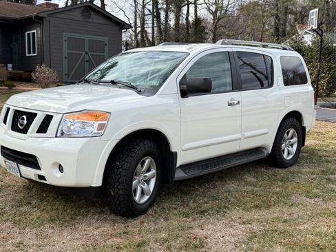 Used 2015 Nissan Armada SV image 5