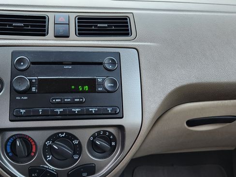 Used 2006 Ford Focus SES image 8