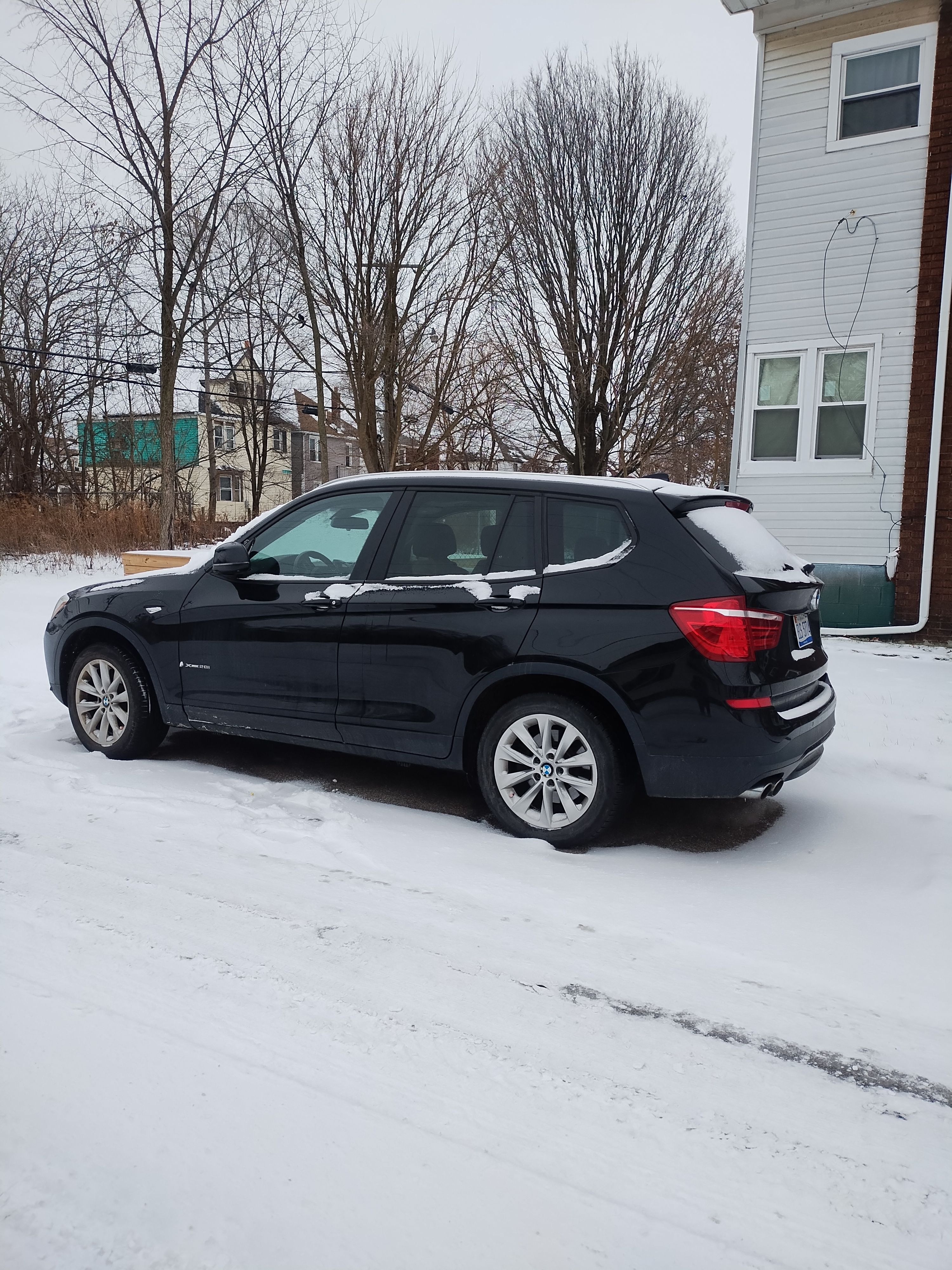 Used 2017 BMW X3 xDrive28i image 1