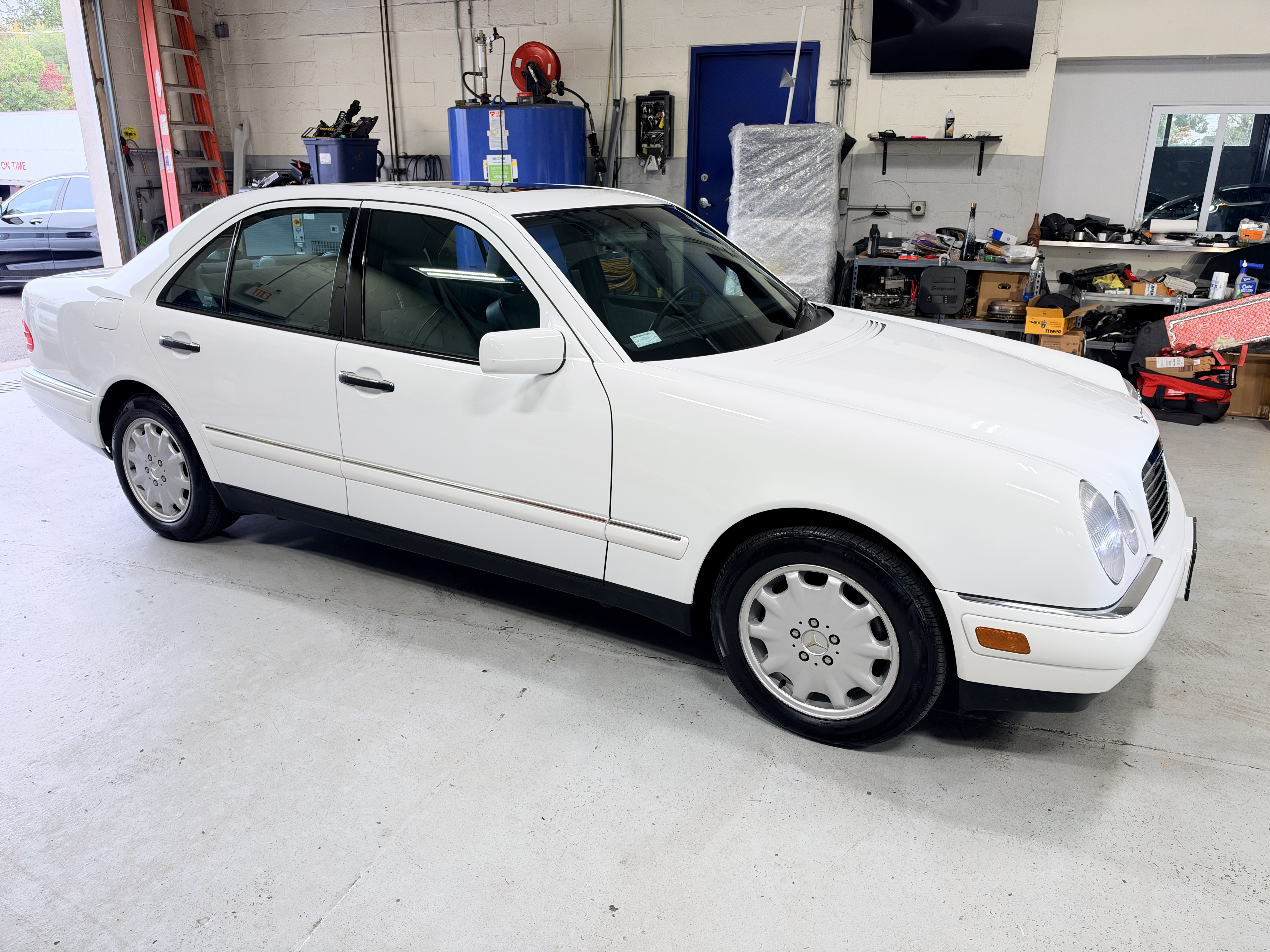 Used 1998 Mercedes-Benz E 300 Sedan image 15