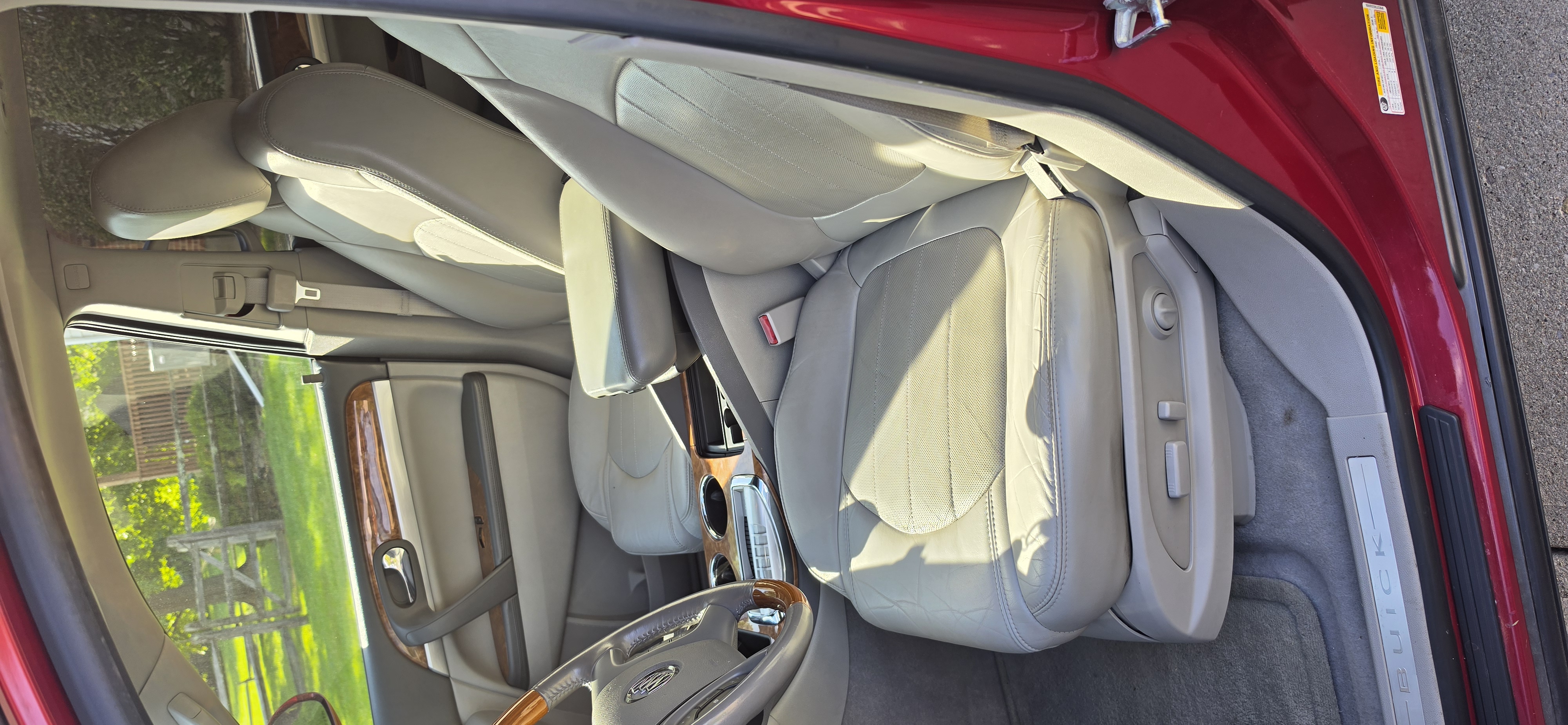 Used 2012 Buick Enclave Leather FWD image 8