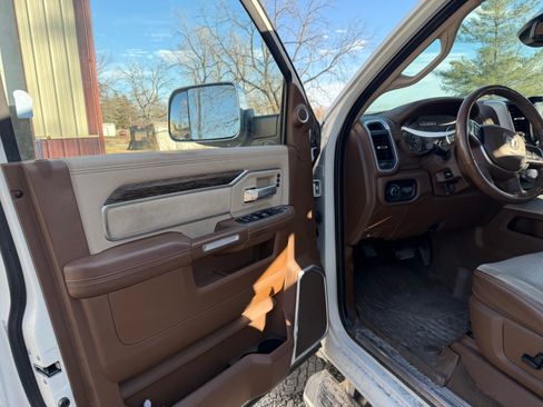 Used 2019 RAM 2500 Laramie image 19