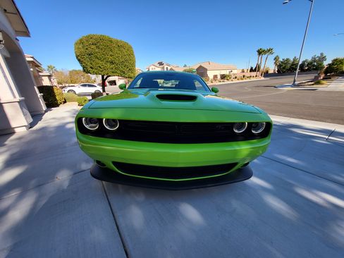 Used 2019 Dodge Challenger R/T w/ Plus Package image 4