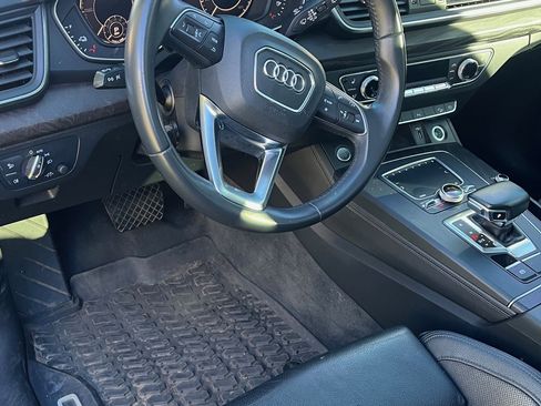 Used 2020 Audi Q5 e Premium Plus w/ Premium Plus Package image 10