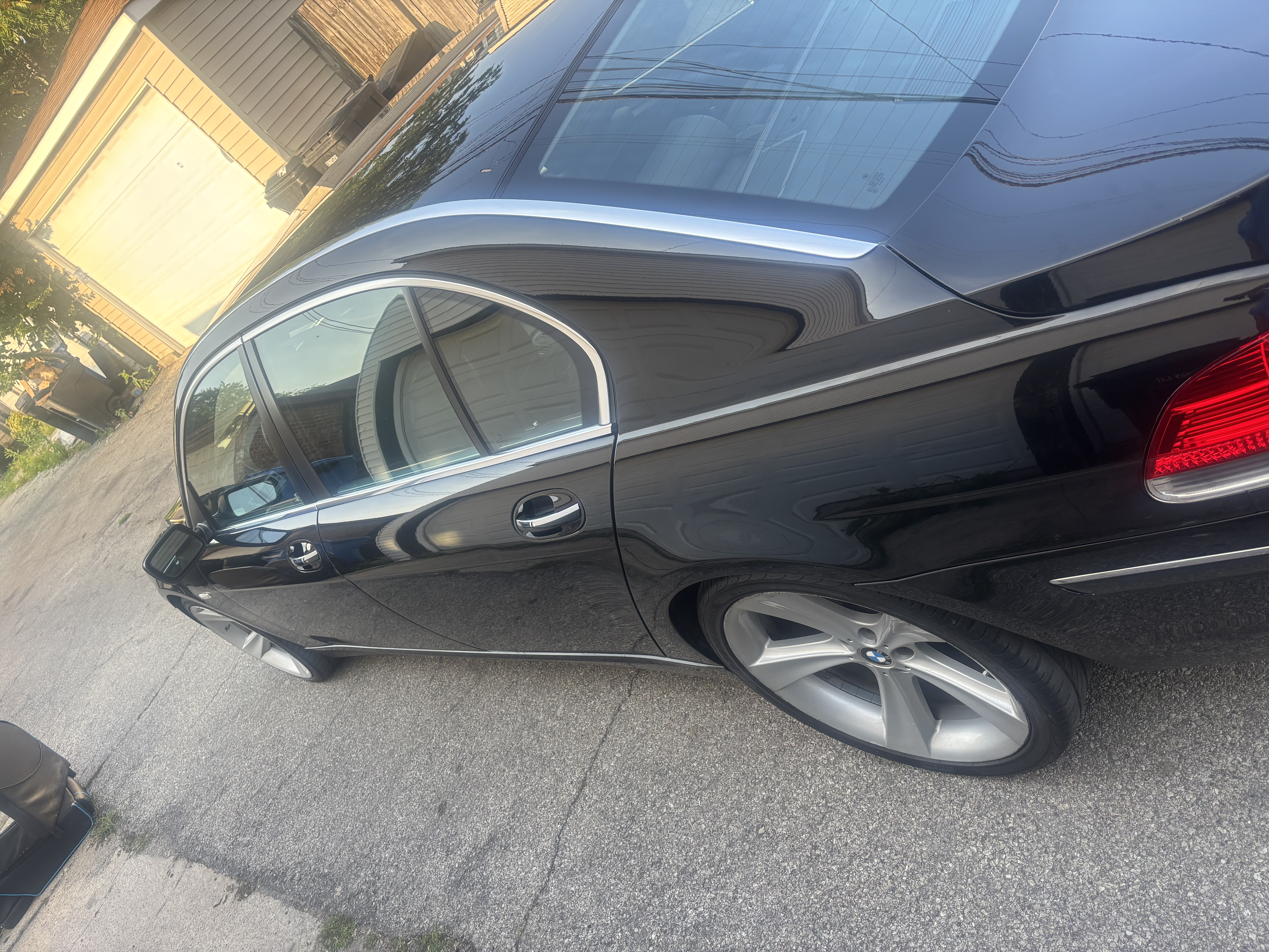Used 2007 BMW 750Li RWD image 2