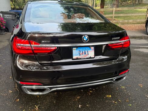 Used 2016 BMW 750i xDrive image 9